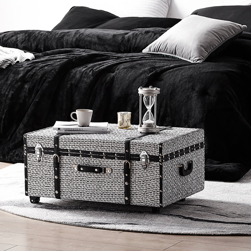 Accent Trunk in , Black/Gray, White/Black