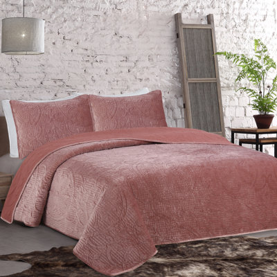 Estate Farmhouse / Country Velvet Quilt