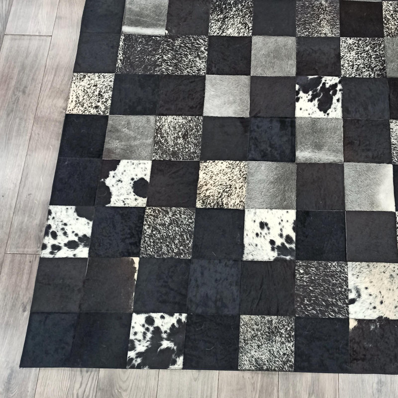 Tapis noir et blanc en cuir de vache à carreaux_8,83 X 12 pi, Rectangle 8 pi 10 po x 12 pi