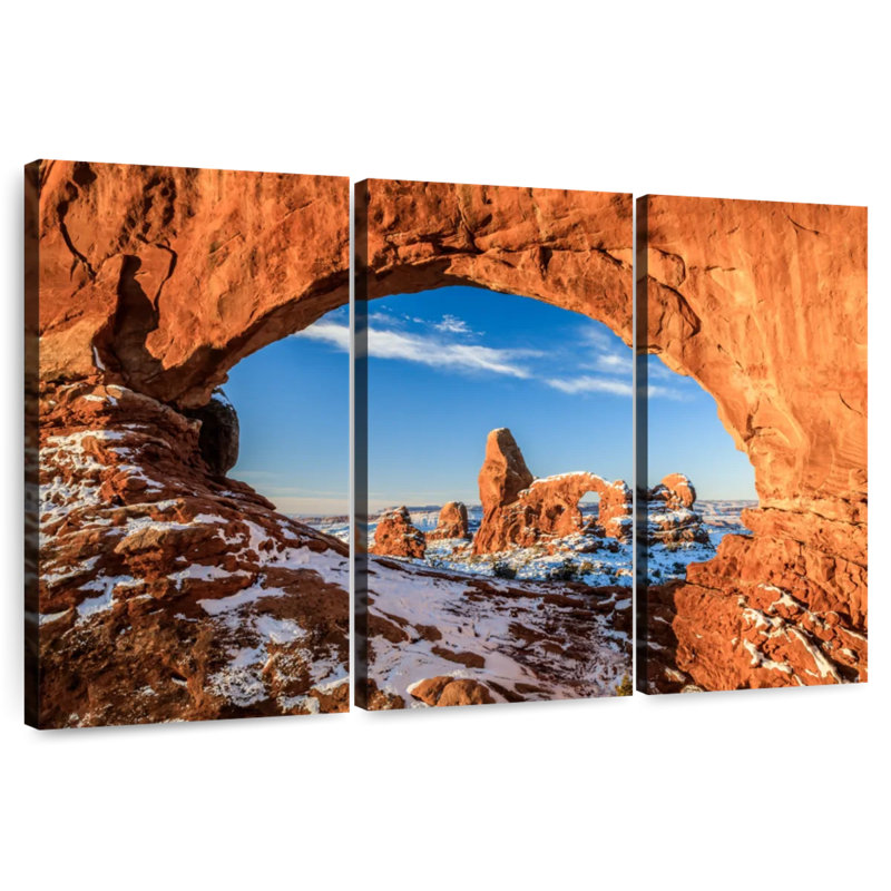 Nicci Arches Through An Arch, 20" H x 33" W