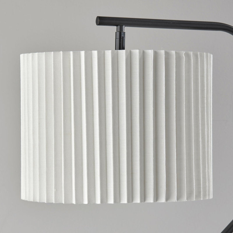 Lampe sur pied traditionnelle 60 po Bedivere, Noir
