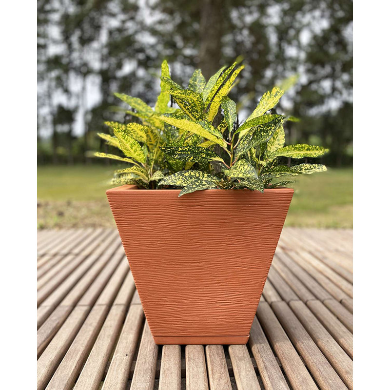 Pot à fleurs en résine Zurique, Terra Cotta, H 13,39 po x l 13,78 po x P 13,78 po