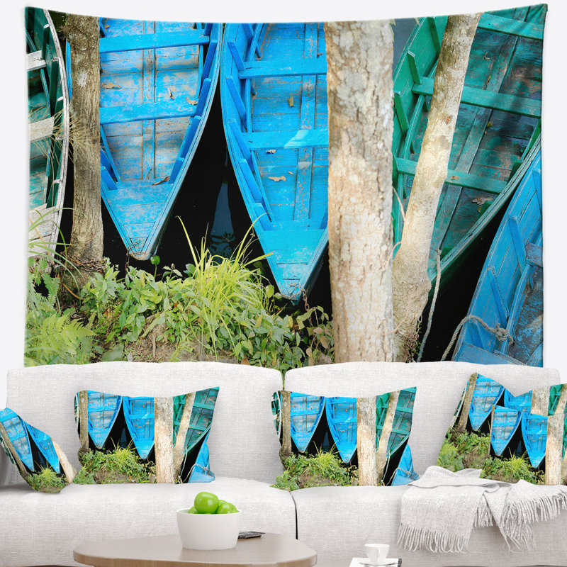 Tapisserie bleue sur le lac Phewa, H 68 po x l 80 po