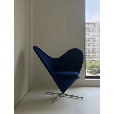 Lisianthus Executive Chair