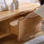 Meuble télé en bois massif au design minimaliste