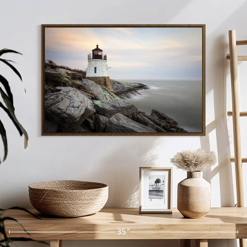 Phare de Coastal Castle Hill, 25 po x 17 po, Cadre flottant noyer
