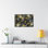 Monochromes roses et grises petites fleurs sur toile, art mural