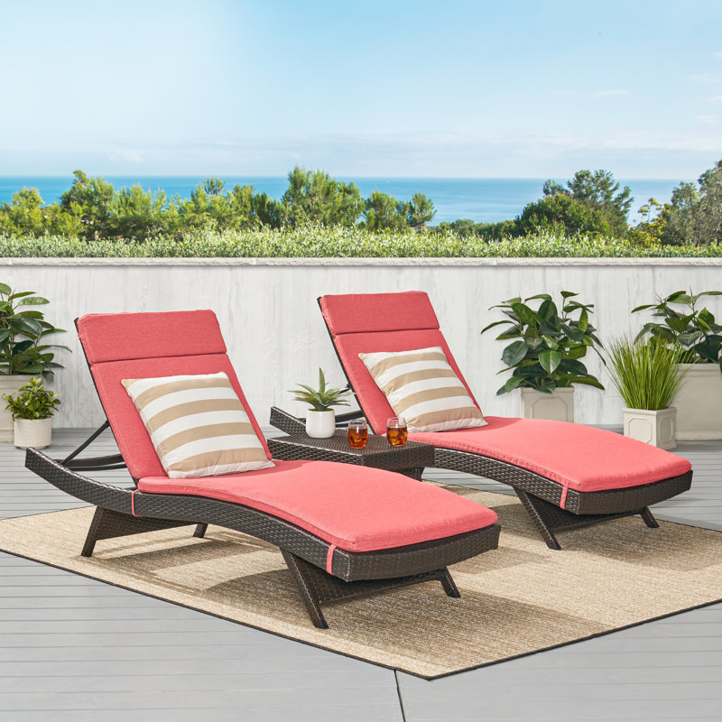 Ensemble de chaises longues inclinables 79,25 po avec coussins et table Brezza, Rouge, Brun