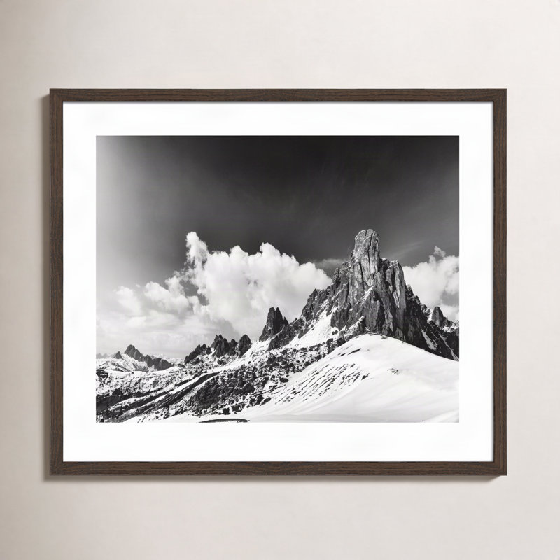 Dragon's Tail par Lars Van de Goor - reproduction de photo sur papier encadrée, H 21,5 po x l 25,5 po x P 0,75 po