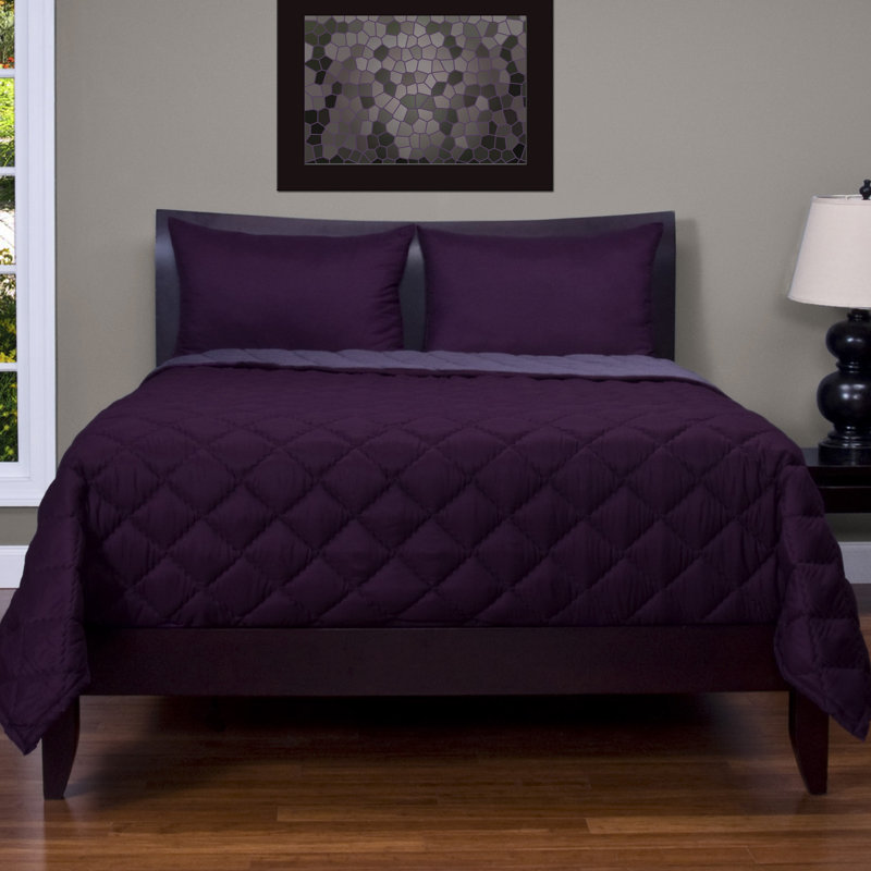 Medallion Polyester Quilt, King Quilt + 2 King Shams, Brown / Black