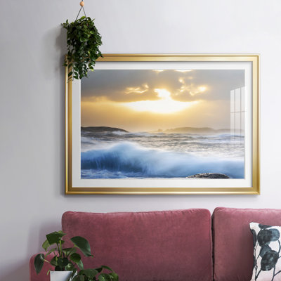 " Crash Of The Ocean "