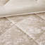 Ensemble d'édredon double en velours avec coussin décoratif doux pour un confort et un style ultimes-122455350-122455352