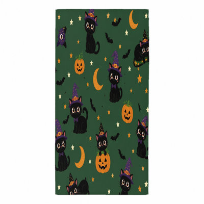 1Pcs Adorable serviette noire d'Halloween avec des chapeaux de sorcière, des citrouilles, des chauves-souris et des étoiles sur un fond vert foncé. Parfait pour la plage, la piscine ou les voyages, unisexe.