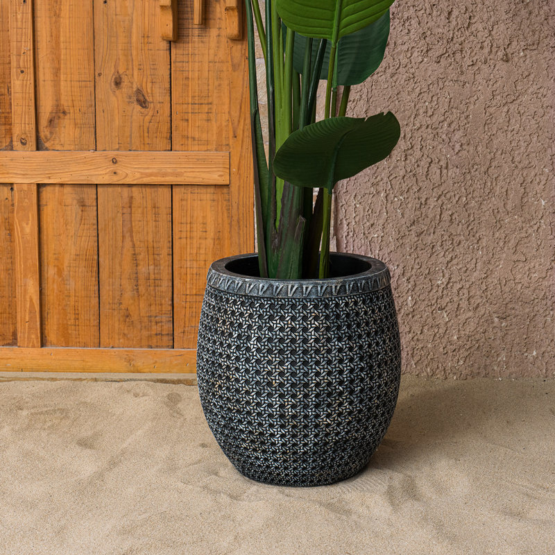 Pot à fleurs Chalea de 22 pouces de hauteur, Noir
