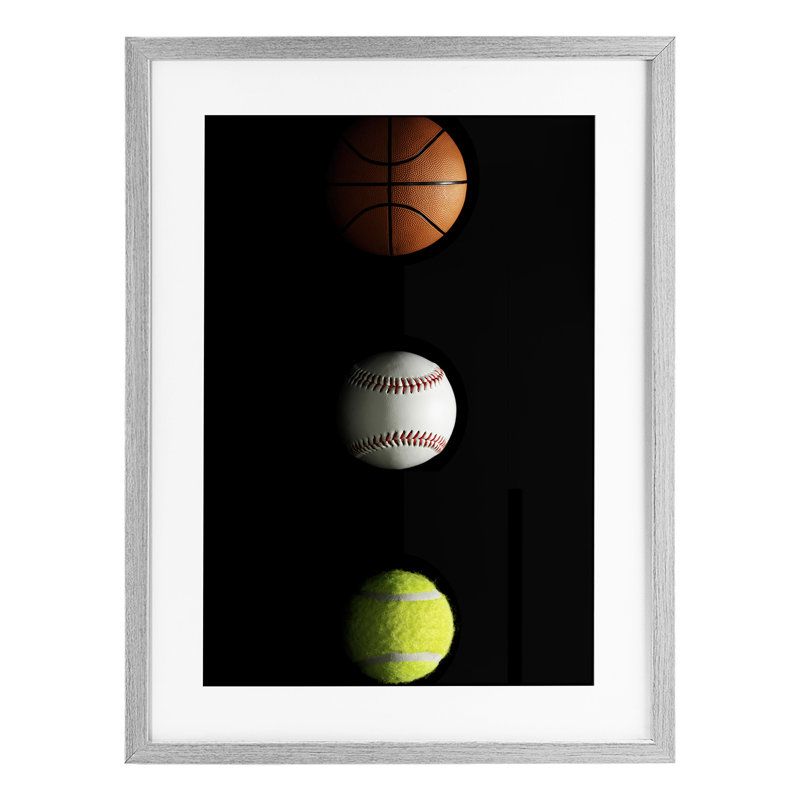 «Sports Balls Spotlight», reproduction encadrée sous verre, conception de Jesse Keith, H 23 po x l 17 po