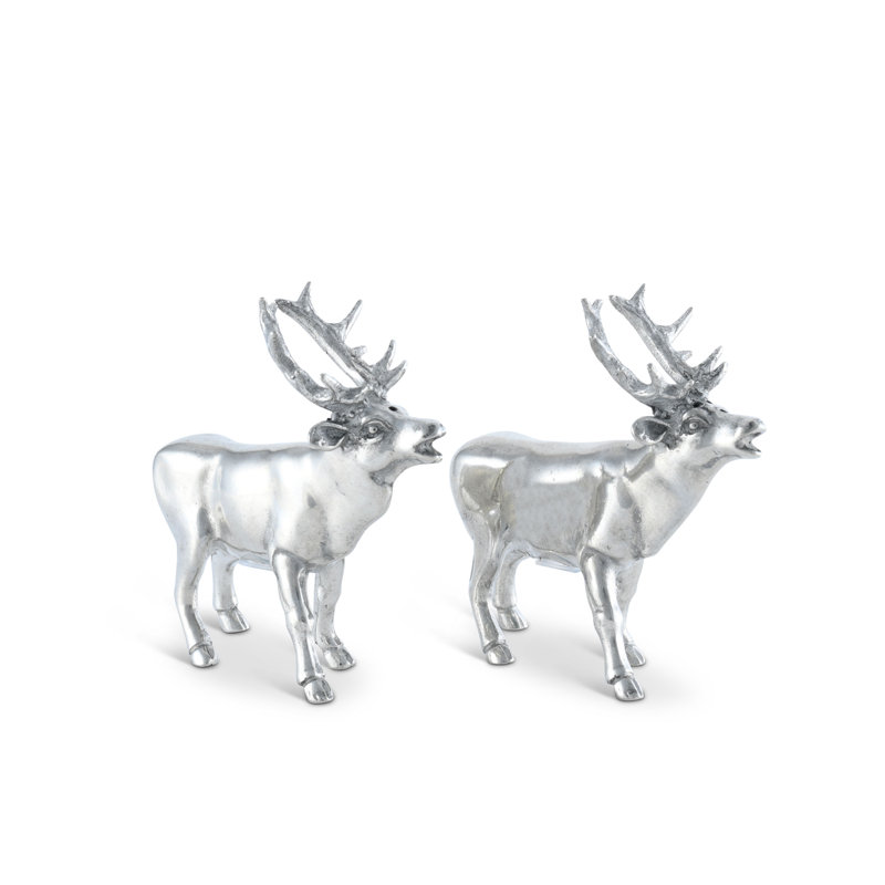 Lodge Salt And Pepper Shaker Set
