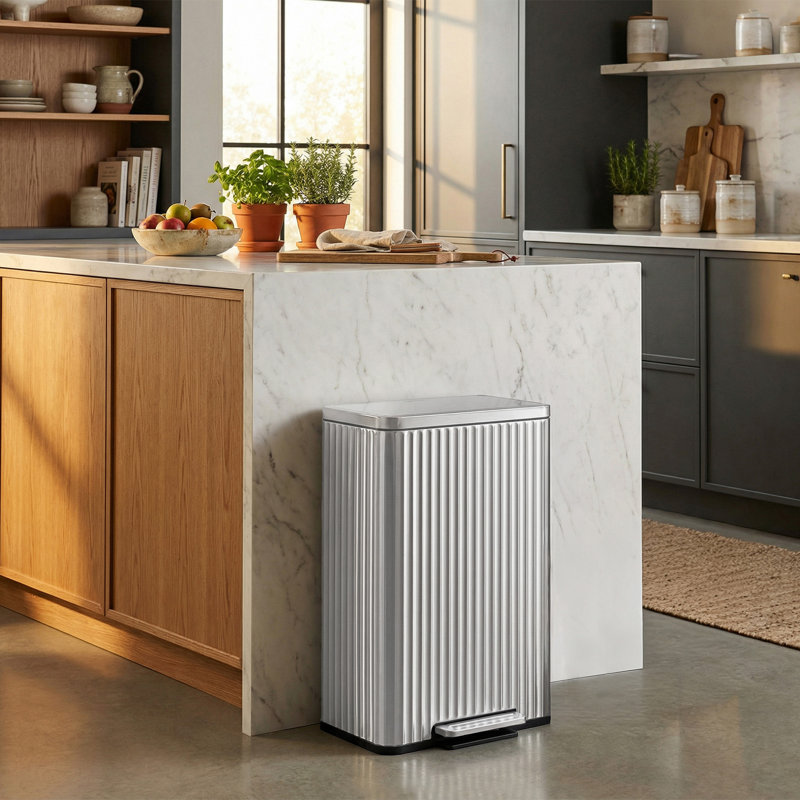 Poubelle de cuisine 13 gallons avec couvercle, Argent argent