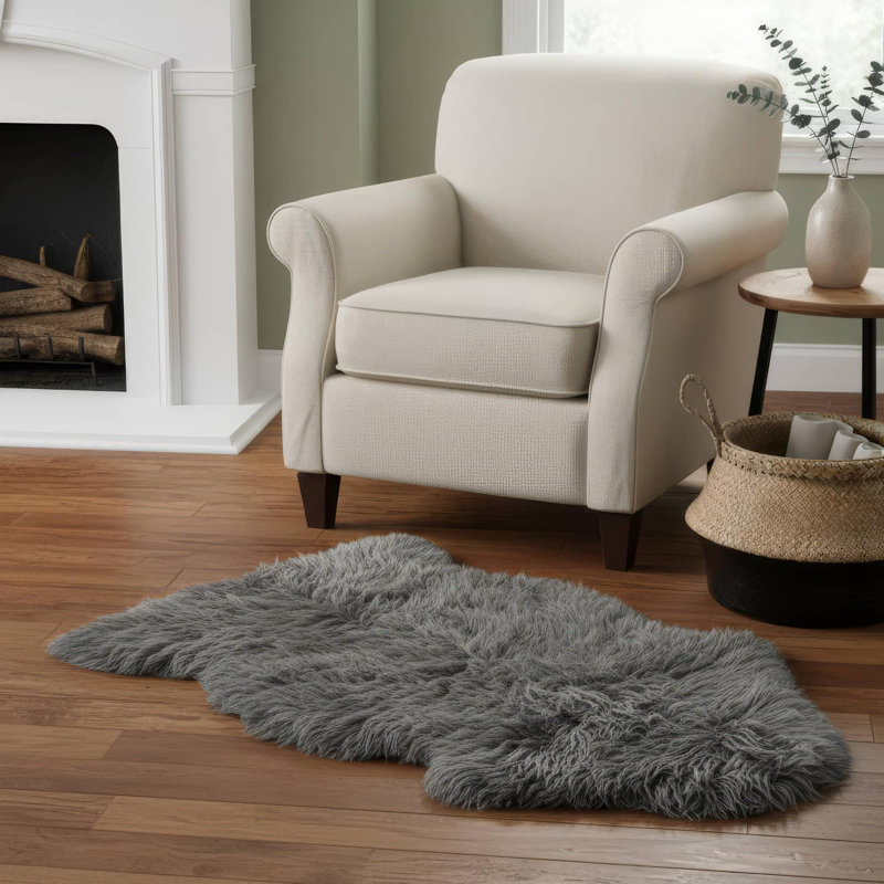 Bershire Performance Sheepskin Indoor Rug, Novelty 2' x 3'