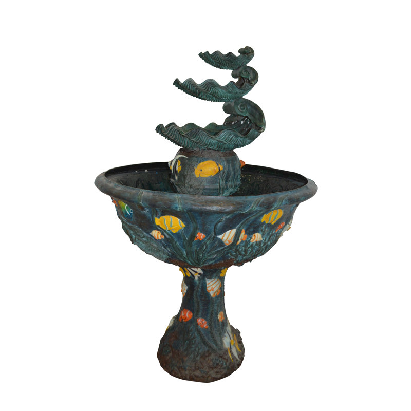 Fontaine Bawl en bronze avec coquilles à trois marches - Taille: L 43 po x l 43 po x H 63 po.
