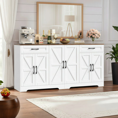 Buffet blanc à six portes de style campagnard avec deux tablettes réglables.
