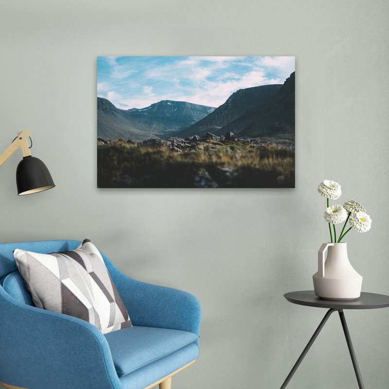 Randonnée contemporaine et moderne en Islande, H 24 po x l 16 po