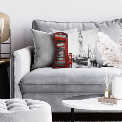 Red phonebooth with the big ben - 20"x20" Throw pillow cover - Poly twill - Print on demand