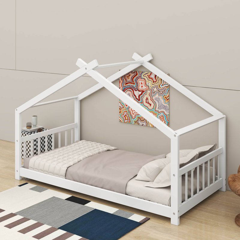Lit simple en bois, Blanc