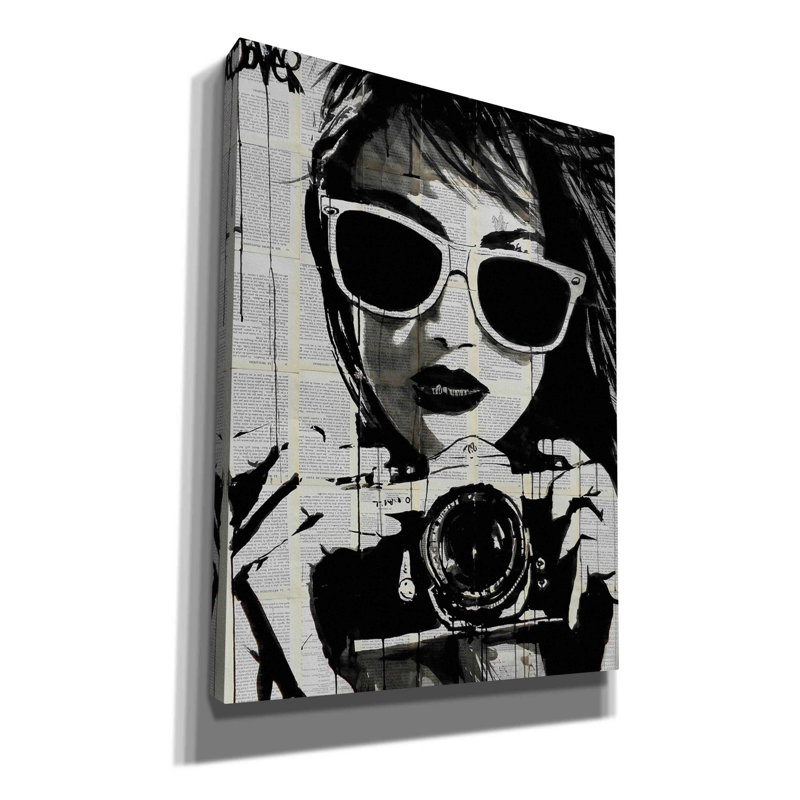 «Shoot» par Loui Jover, art mural sur toile, L 40 po x L 1,5 po x H 60 po