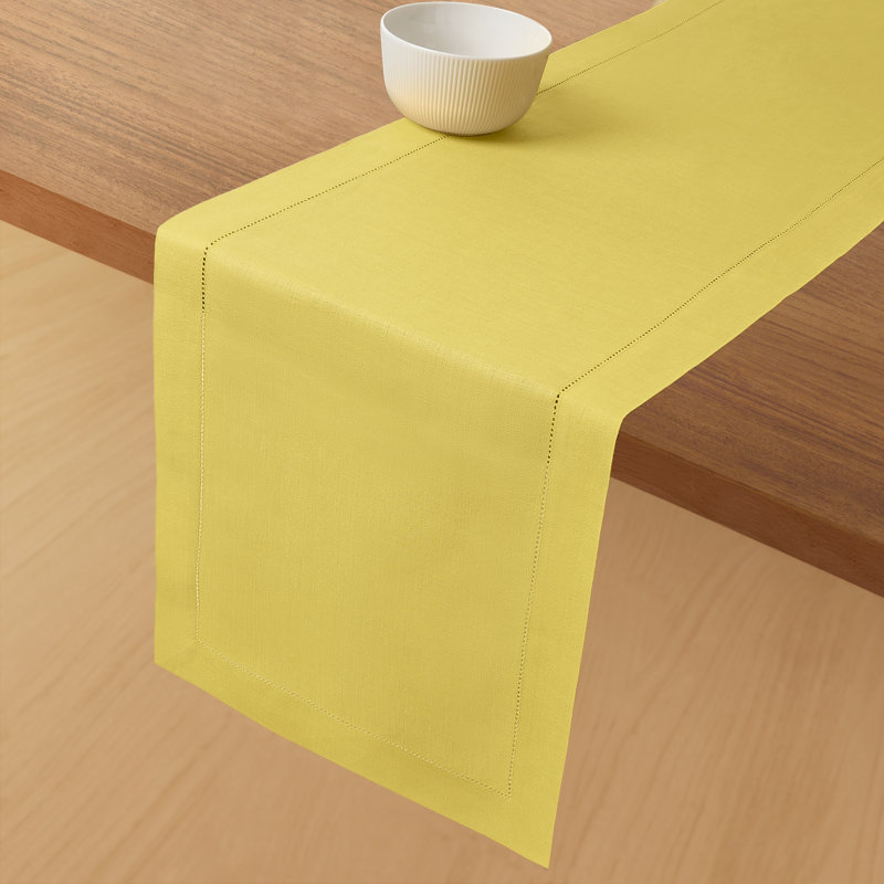 Chemin de table 100% lin D'Okok Homes, L 54 po x P 14 po, Lemon Yellow