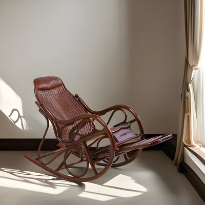 Chaise berçante décontractée en rotin naturel tissé