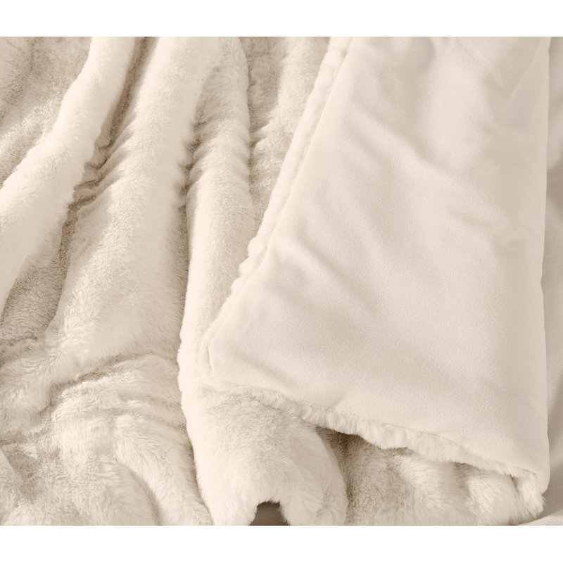 Brooklyn Loom Carved Faux Fur, Ivory, King Comforter + 2 King Shams