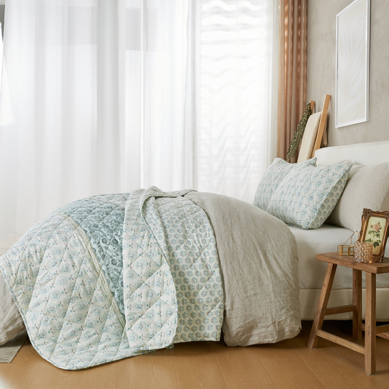 Boho Floral Inspired Reversible Quilt Set with Shams, Twin / Twin XL Quilt + 1 Standard Sham, Blue Floral