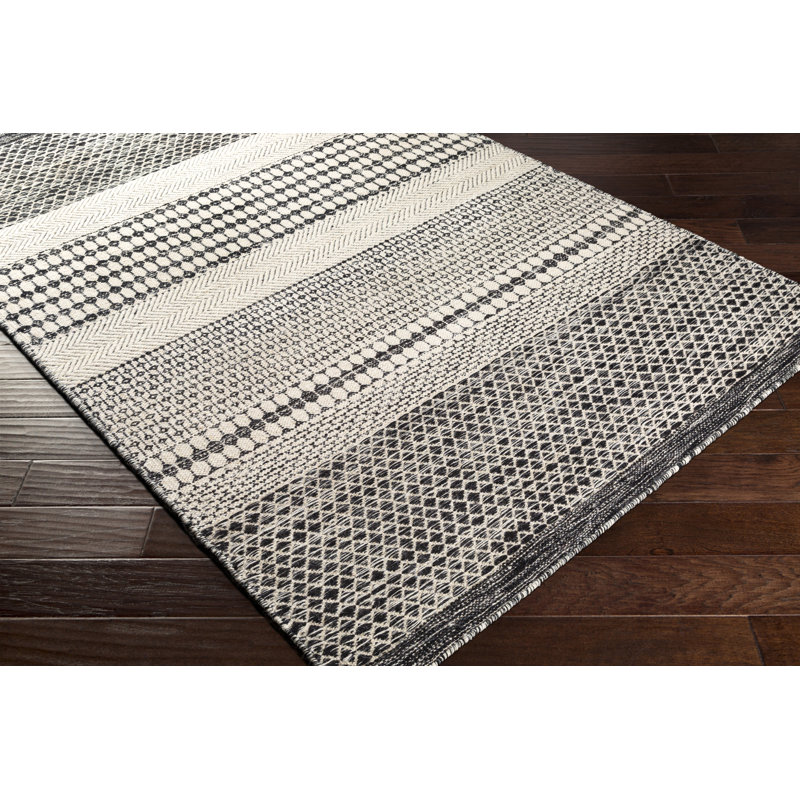 Tapis noir / beige Devin Southwestern, Tapis de couloir 2 pi 6 po x 8 pi
