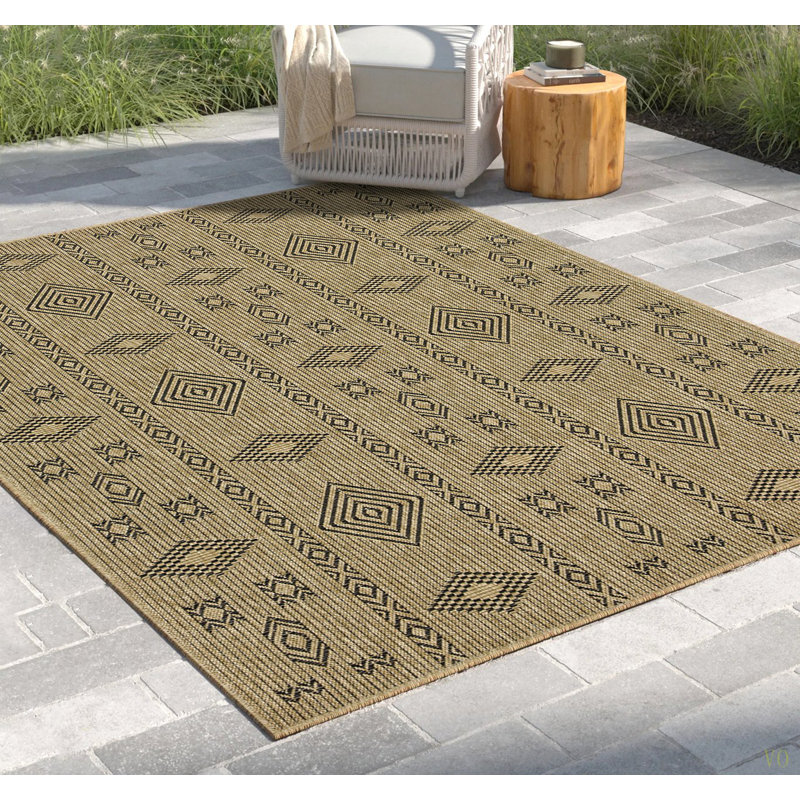 Terre 10 po X 10 pi 3 po Tapis intérieur / extérieur, Rectangle 7 pi 10 po x 10 pi 3 po