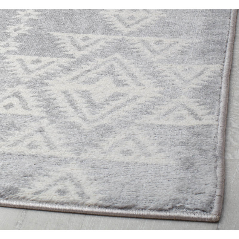 Joscha Vintage Platinum Nova Area Rug, Rectangle 2'6" x 4'