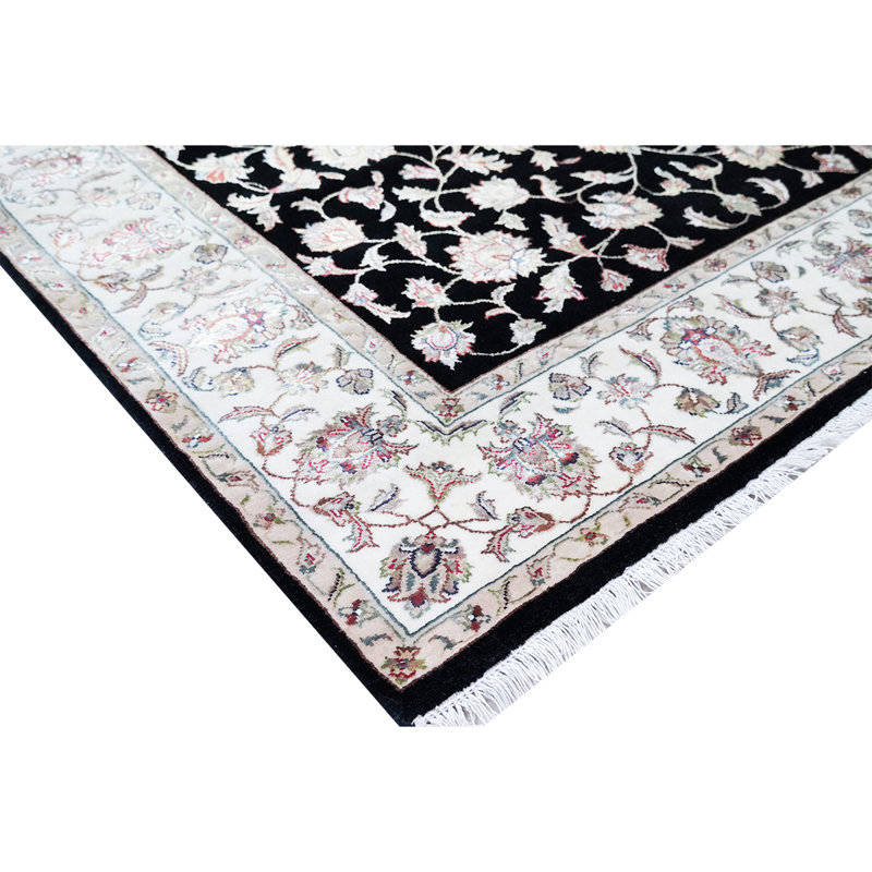 Intricately Oriental Area Rug, Rectangle 4' x 6'
