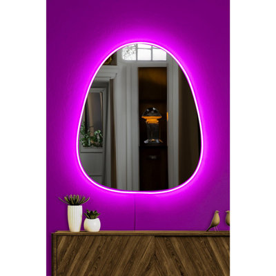 Miroir abstrait à DEL avec design incassable et incassable, 19,7 po x 23,6 po | Acrylique 5 mm avec envers en panneau de fibres à densité moyenne, rayures néon rose | Adaptateur de sortie 12V inclus, installation facile avec ruban adhésif double face