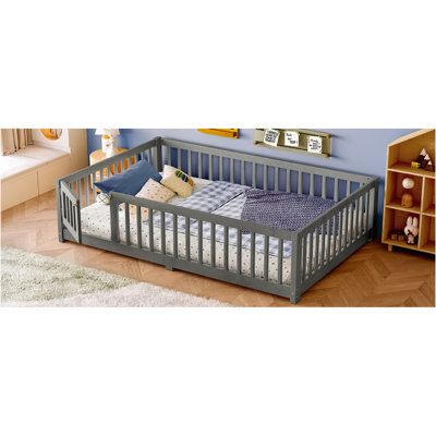 Lit double pleine grandeur avec garde-corps, porte à interrupteur et gris grain de bois pour un sommeil confortable et sécuritaire en lattes grises amovibles