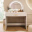 Meuble-lavabo pour chambre à coucher 39 "avec miroir et tiroir éclairés, blanc. Coins courbés. Rangement suffisant pour les essentiels de beauté. Et confortable. Facile à assembler