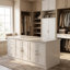Îlot de 86 po blanc avec dessus en marbre, quatre portes et six tiroirs pour garde-robe
