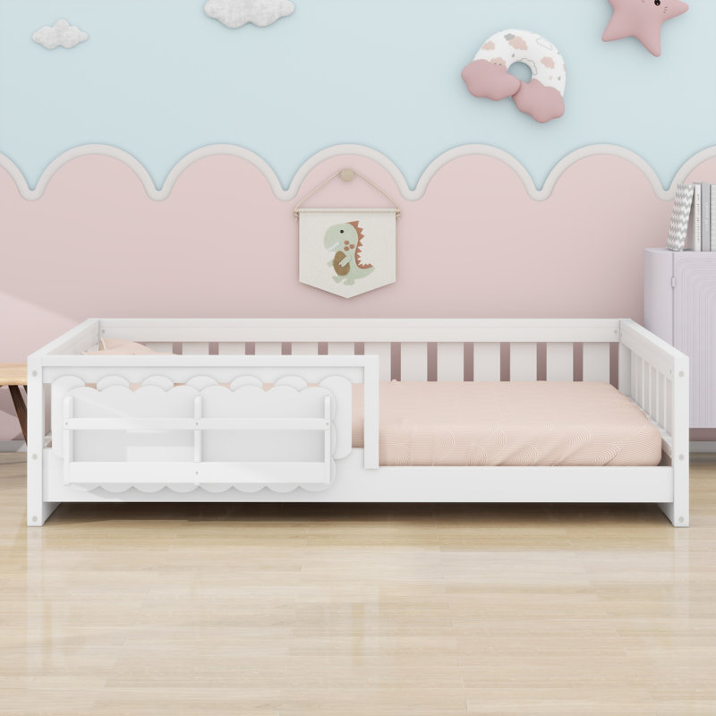 Lit plateforme en bois peu encombrant avec garde-corps et tablettes de rangement, Lit simple, Blanc