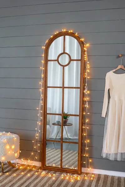 Miroir demi-rond allongé 24 po x 79 po avec fenêtre décorative en bois de sapin massif de style classique