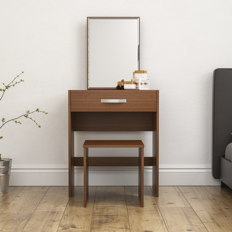 Muskoka Dressing Table with Mirror, Walnut