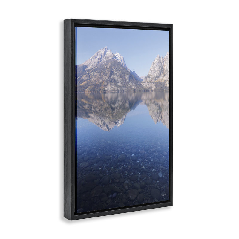 Cadre flottant Clear Water Reflection Landscape, design par Lori Deiter, H 25 po x l 17 po, Cadre flottant noir de jais