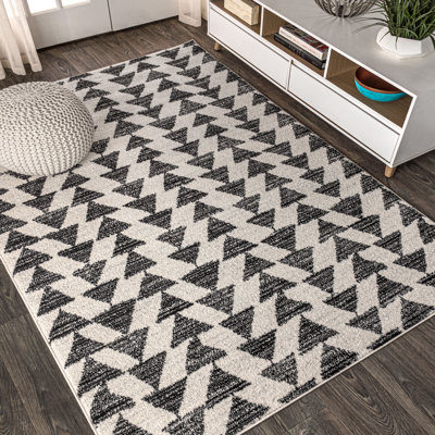 Farnham Moroccan Triangle Geometric Cream/Black Rug