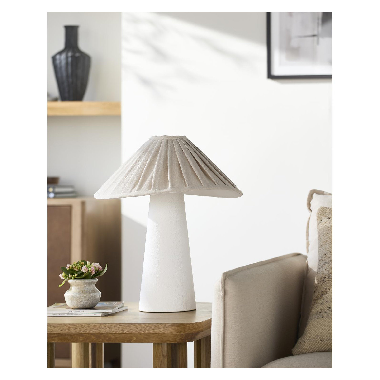Buariki Table Lamp