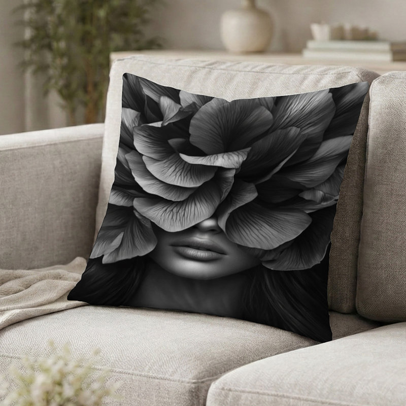 Coussin décoratif imprimé Femme à la mode - Portrait floral de femme en noir et blanc - Photo III, H 16 po x l 16 po