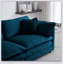 Luxueux ensemble de chaises d'appoint rembourrées en chenille, parfait pour ajouter confort et style à n'importe quel salon avec coussins décoratifs bleus