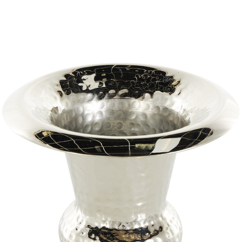 Vase décoratif en métal martelé Jerrae, Argent, H 10,85 po x l 8,05 po x P 8,05 po