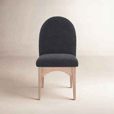Chaise Charith